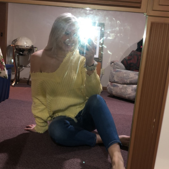 Meet your Posher, Amanda - Picture 1 of 2